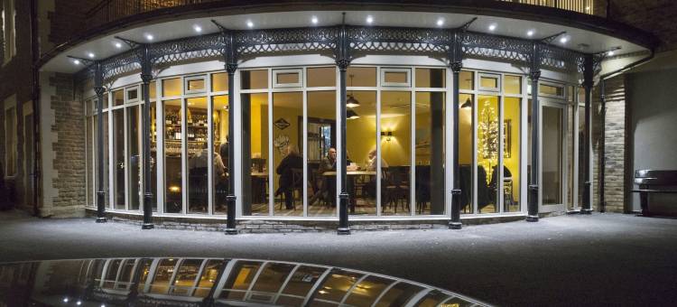 哈斯尔米尔哈珀斯牛排馆旅店 - 附客房(Harper's Steakhouse with Rooms, Haslemere)图片