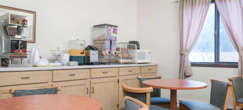 温德姆速8酒店-欧克雷尔(Super 8 by Wyndham Eau Claire I-94)图片