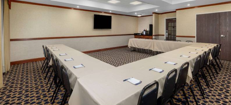 普瑞特呗盟酒店(Baymont by Wyndham Pratt)图片