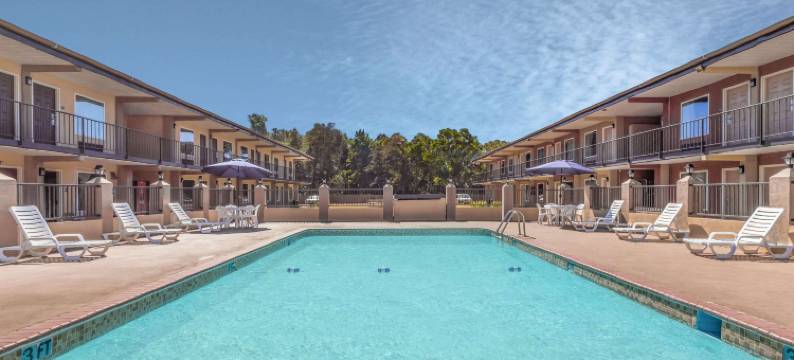 拉沃尼亚戴斯酒店(Days Inn by Wyndham Lavonia)图片