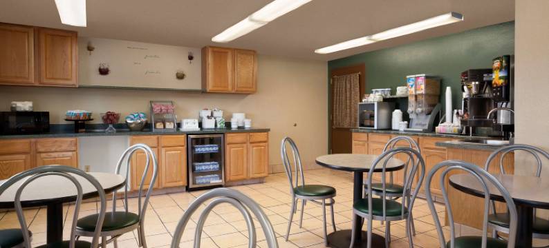 多蓝湖速8酒店(Super 8 by Wyndham Coeur d'Alene)图片