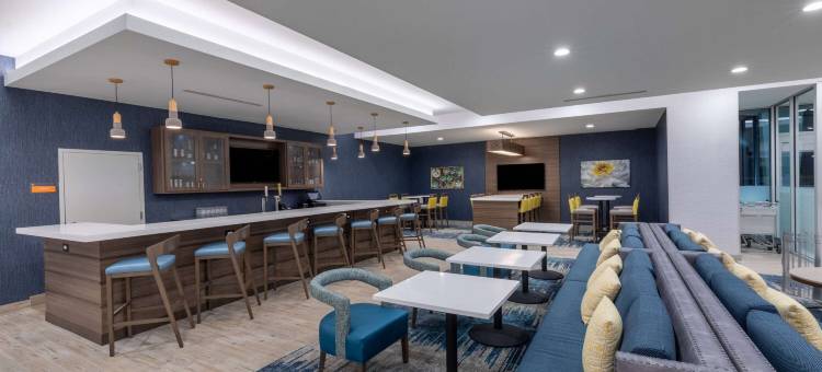 靠近卡拉哈里的拉昆塔温德姆酒店套房(由温汉姆提供服务)(La Quinta Inn & Suites by Wyndham Round Rock Near Kalahari)图片