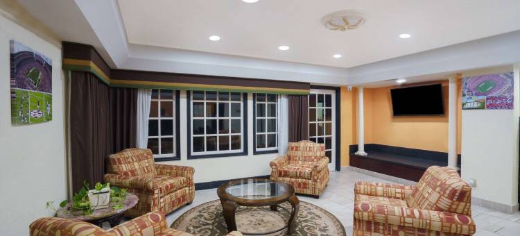 蒙哥马利东部Travelodge by Wyndham酒店(Travelodge by Wyndham Montgomery East)图片