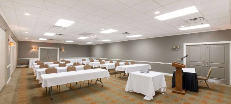 新伊比利亚温德姆华美达酒店(Ramada by Wyndham New Iberia)图片