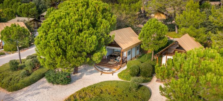 阿雷娜旺99格拉平豪华帐篷(Arena One 99 Glamping)图片