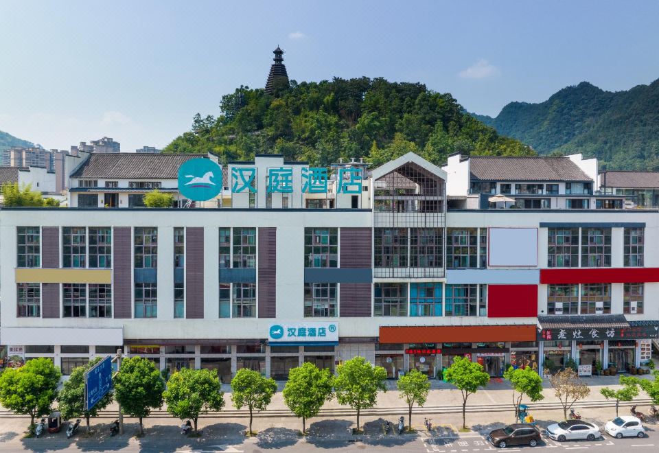  Hotel Overview