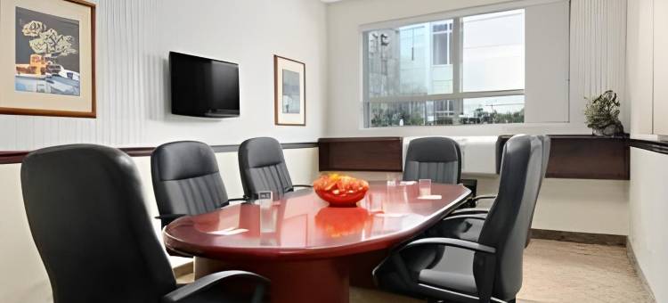 里士满温哥华机场贝斯特韦斯特必住酒店(SureStay by Best Western Richmond Vancouver Airport)图片