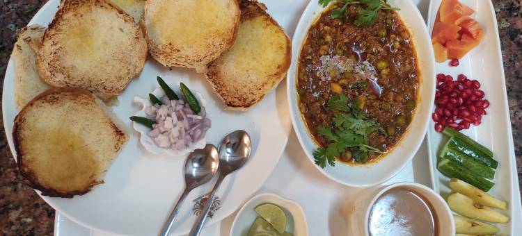 Ratna Hotel & Banquet图片