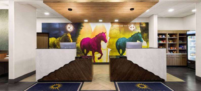 埃尔帕索东部375号环线拉昆塔温德姆酒店及套房(La Quinta Inn & Suites by Wyndham El Paso East Loop-375)图片