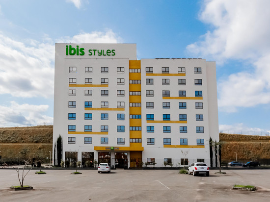 金塔购物酒店, 由菲尼克斯酒店管理