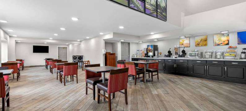 舒适酒店及套房纳什维尔 靠近Tanger Outlets I-24 安提阿克(Comfort Inn & Suites Nashville Near Tanger Outlets I-24 Antioch)图片