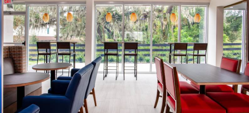 IHG 智选假日酒店及套房迪美南(Holiday Inn Express & Suites DELAND SOUTH by IHG)图片