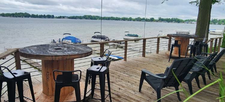 Charming Lakefront Cottage on Coldwater Lake图片