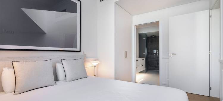 The Boulevard 优越地段带空调和电梯(WHome - the Boulevard Prime Location with AC & Elevator)图片