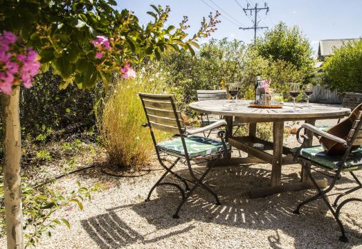 Mataro Cottage Hotel Overview