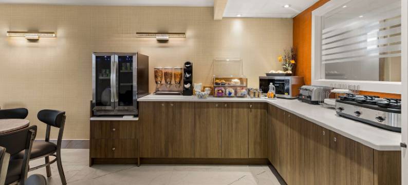 AB 溪谷旅游宾馆(SureStay Plus by Best Western Brooks)图片