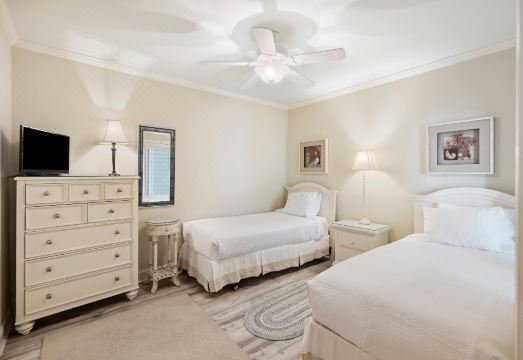 Ocean View and Luxury Furnishings - Exquisite Island Escape Hotel Overview