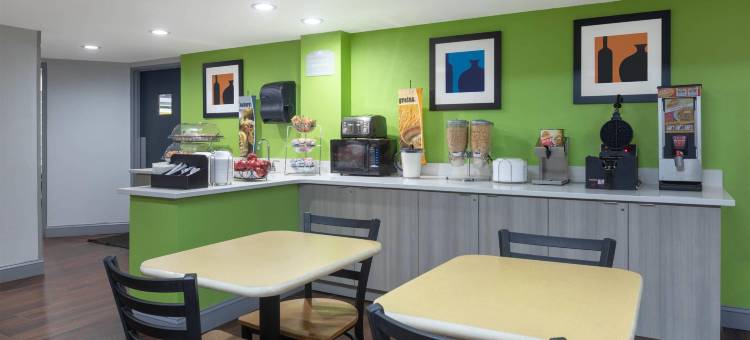 科隆内利斯-诺曼湖麦客达套房酒店(Microtel Inn & Suites by Wyndham Cornelius/Lake Norman)图片