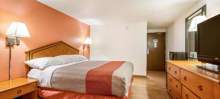 明尼苏达艾伯特利 6 号汽车旅馆(Motel 6 Albert Lea, MN)图片