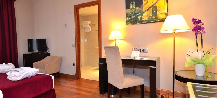 克莱门特巴拉哈斯酒店(Clement Barajas)图片