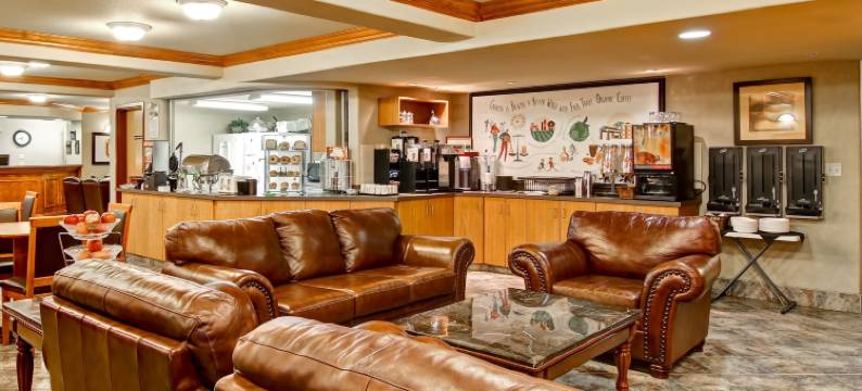 波诺卡华美达酒店(Ramada by Wyndham Ponoka)图片