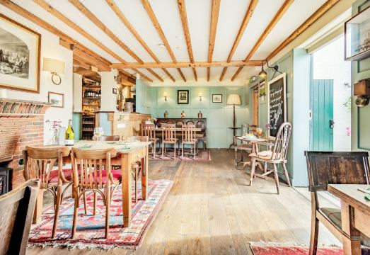 Tiger Inn - Catherine Hotel Overview