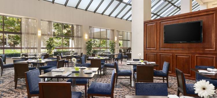 圣克拉拉希尔顿安泊酒店(Embassy Suites by Hilton Santa Clara Silicon Valley)图片