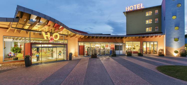 温泉度假村 - 水酒店(H2O Hotel-Therme-Resort, für Familien Mit Kindern)图片