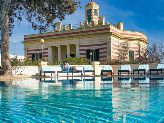 拉梅里迪阿娜别墅 - 卡罗里酒店