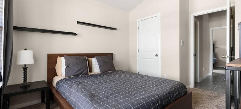 迷人的四卧室宽敞后院在赫托(Charming 4BR Home w Spacious Backyard in Hutto)图片