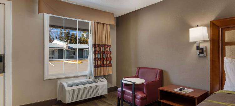 罗德威酒店夏洛特机场区(Rodeway Inn)图片