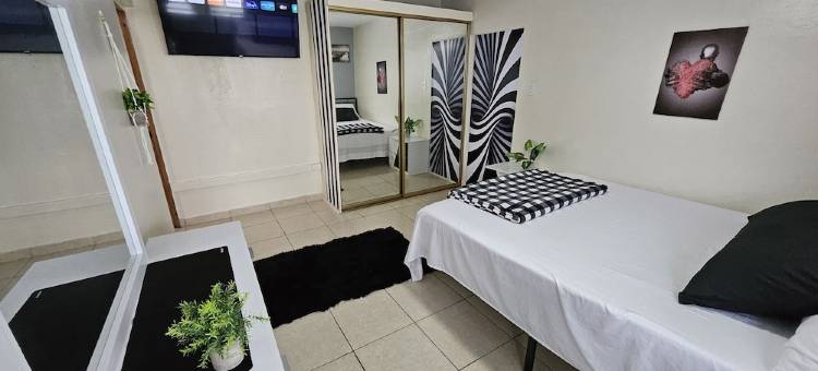 Apartment Black & White with Jacuzzi on Terrace Cozy and Modern图片