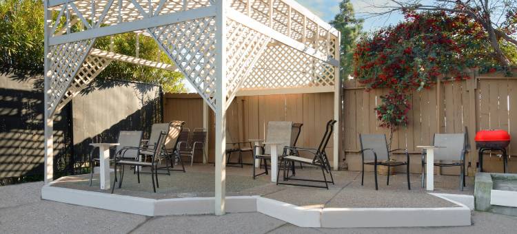 皮诺尔大学伯克利分校戴斯酒店(Days Inn by Wyndham Pinole Berkeley)图片