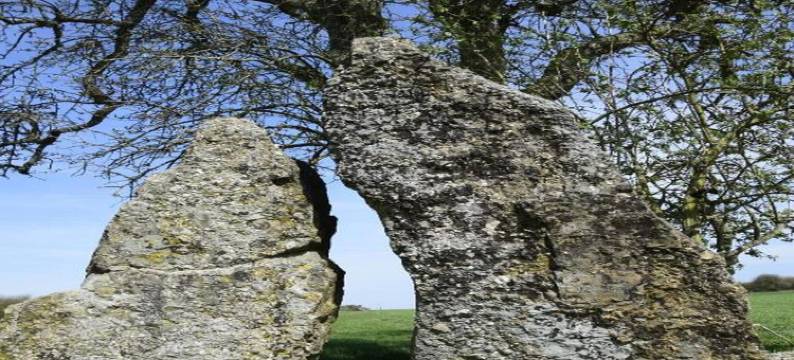 杜尔比附带热水浴缸和山谷景观的小屋(Lodge in Durbuy With Hot Tub & Valley Views)图片