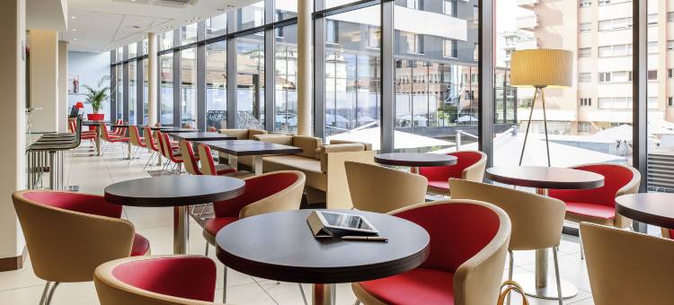 宜必思卢加诺帕拉迪索酒店(Ibis Lugano Paradiso)图片