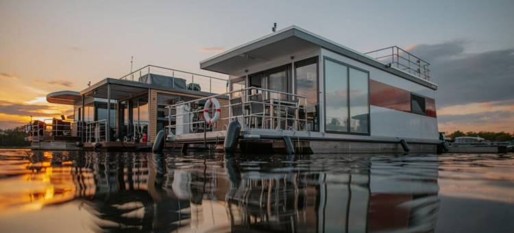 哈弗尔河船屋(Havel River Houseboat)图片