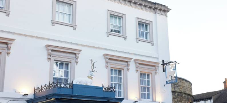 白鹿晚安旅店(The White Hart Inn by Greene King Inns)图片