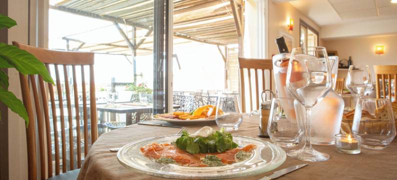 雷莱双谷酒店(Logis Hotels - le Relais des Deux vallées - Hôtel et Restaurant)图片