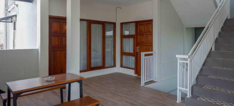 红多兹酒店-近布洛拉克里多索诺体育场(Reddoorz Near Stadion Kridosono Blora)图片