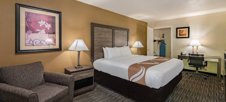 拉夫金凯艺套房酒店(Quality Inn & Suites Lufkin)图片
