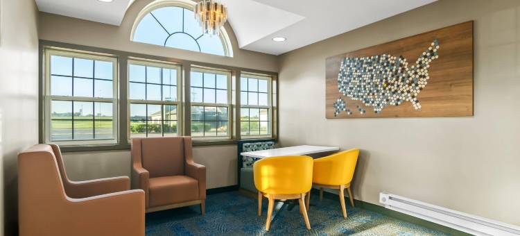 温德姆·乔普林麦客达套房酒店(Microtel Inn & Suites by Wyndham Joplin)图片