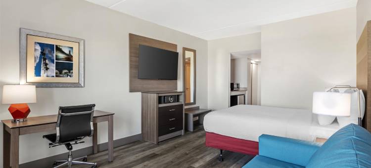 假日沙滩贝斯特韦斯特优质套房酒店(Best Western Plus Holiday Sands Inn  Suites)图片