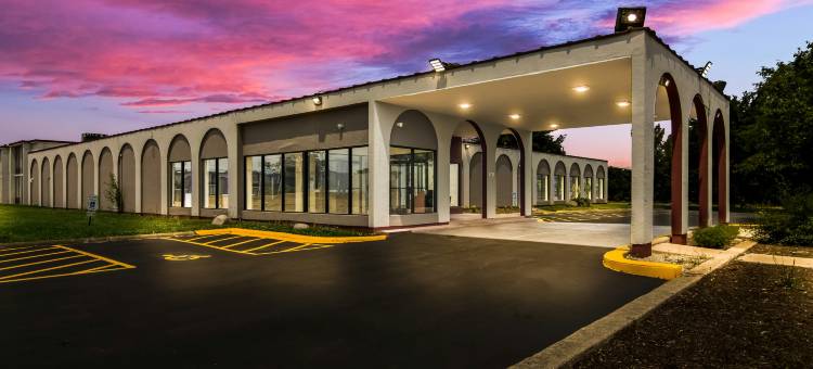 芝加哥-北奥罗拉内珀维尔霍姆汤公寓及会议中心(Red Roof Inn & Conference Center Chicago – Aurora/ Fox Valley)图片