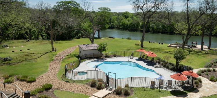 纽布朗费尔斯河村万怡酒店(Courtyard New Braunfels River Village)图片