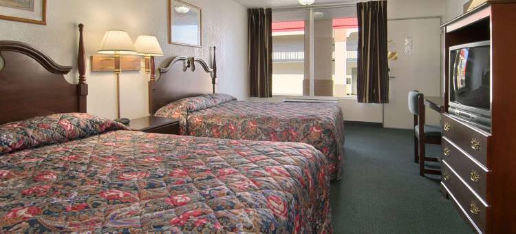 俄克拉何马城州费尔格朗兹速8酒店(Super 8 by Wyndham Oklahoma Fairgrounds)图片