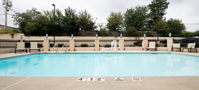 Holiday Inn Express 亚特兰大的石头山(Holiday Inn Express ATLANTA-STONE MOUNTAIN by IHG)图片