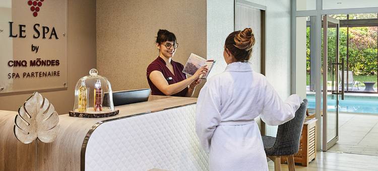 Cabot Bordeaux MGallery Collection图片