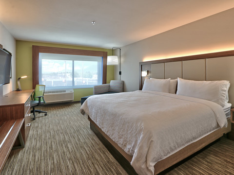 阿尔伯克基东智选假日套房酒店