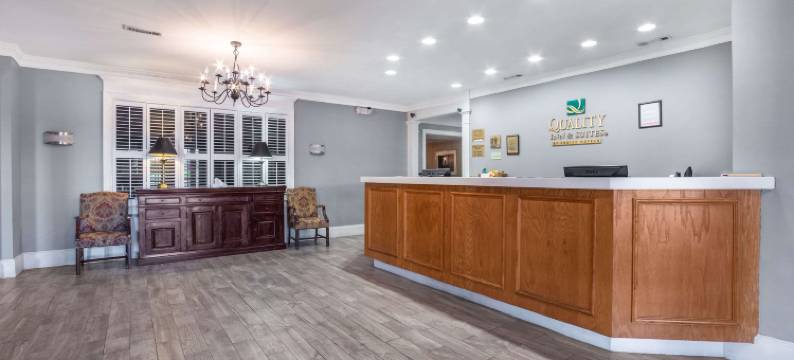 套房酒店(品质酒店套房桑蒂)(Quality Inn & Suites)图片