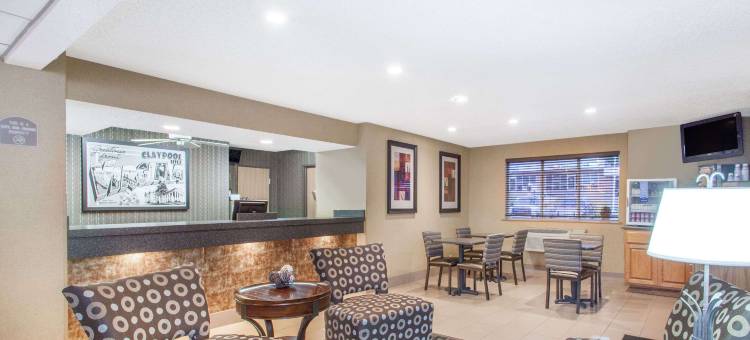 里奇兰兹-克莱普尔山地区温德姆速8酒店(Super 8 by Wyndham Richlands/Claypool Hill Area)图片